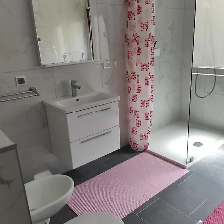 Apartament La Bella 3*