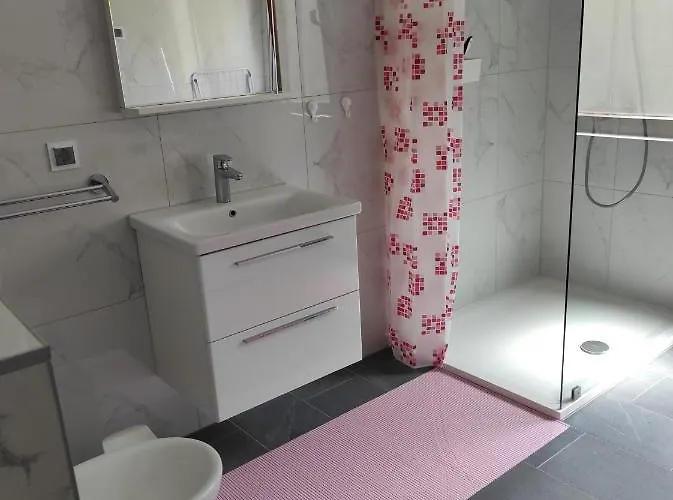 Apartment La Bella 3*